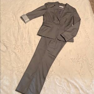 Lovely grey Calvin Klein pantsuit 👓📚🖋!!!